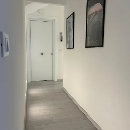 Apartment Mani -